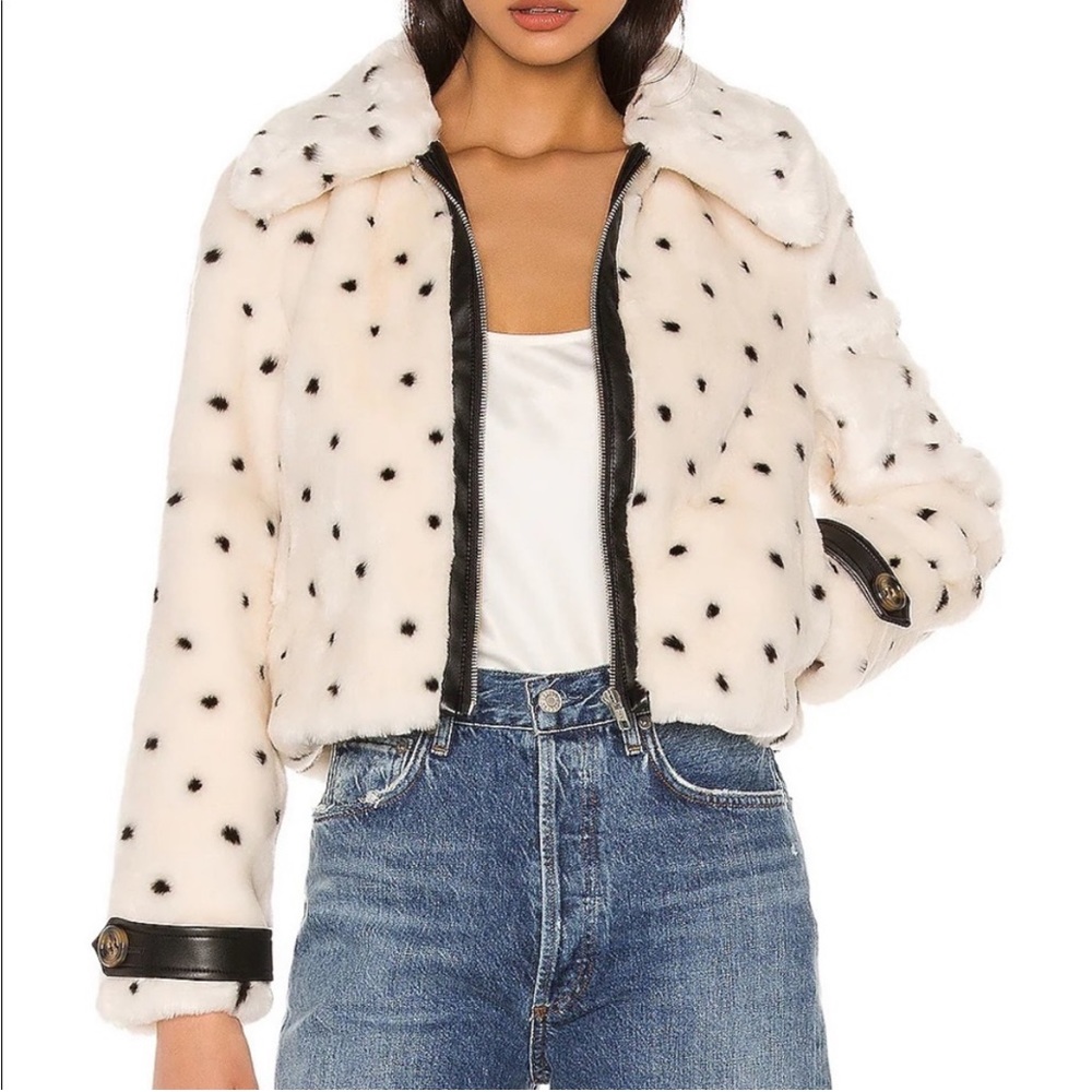 MAJORELLE Kaelyn Coat in White Black Dot